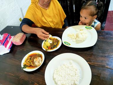 RUMAH MAKAN RANTAU MASAKAN PADANG