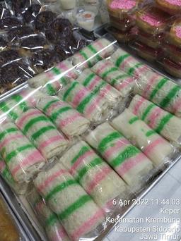 Photo's Yaumi Donut & Cake