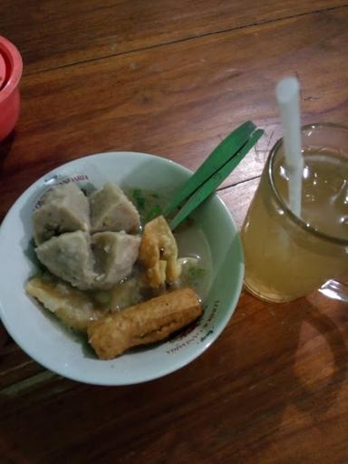 BAKSO JENI SUGIK CABANG WONOMLATI