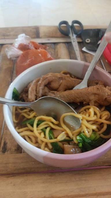 MIE AYAM DAN BAKSO PAK NO