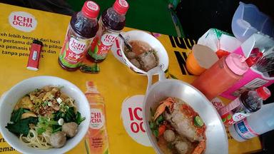 BAKSO MONTOK