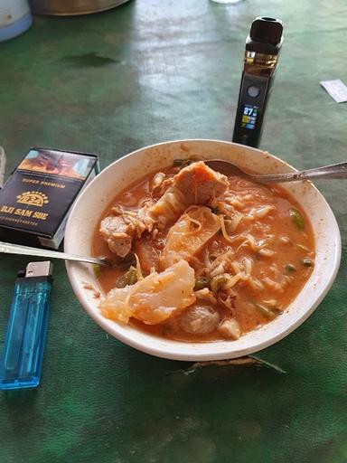 WARUNG BASO ULEK IBU EMI