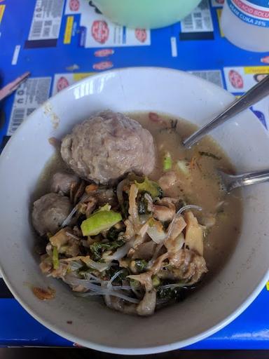 WARUNG BASO ULEK IBU EMI