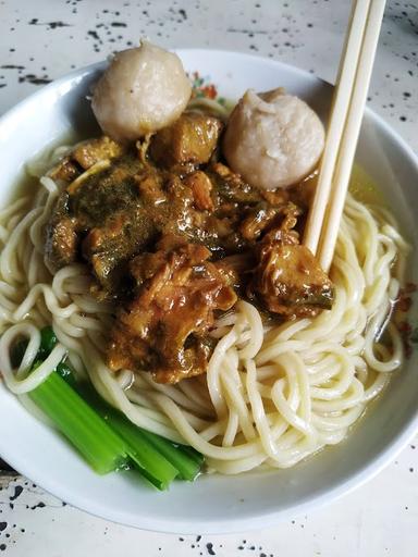 BASO MIE AYAM SOTO MAS SIPE