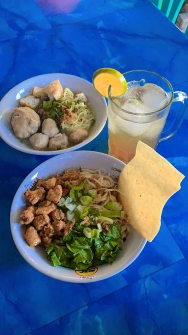 MIE AYAM, BAKSO, SOTO DAN NASI GORENG NIS