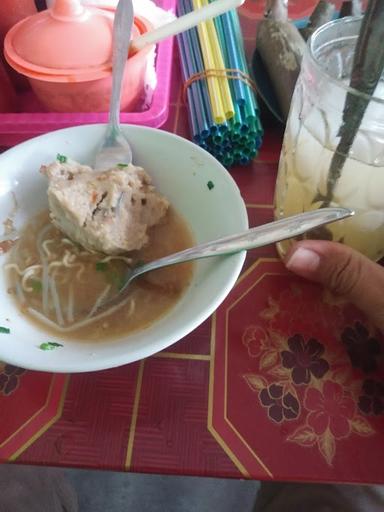 BAKSO DAN MIE AYAM PAK MIN