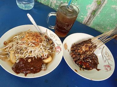 LONTONG BALAP CAK TIKNO