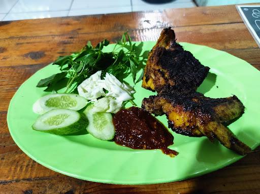 AYAM BAKAR WONG DESA DEWEK