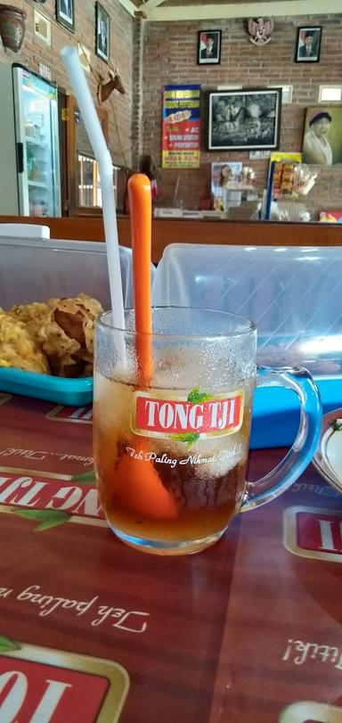 WARUNG MAKAN MBA RUM