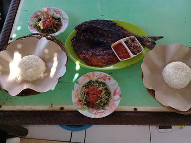 WARUNG IKAN BAKAR KUBU APILAN