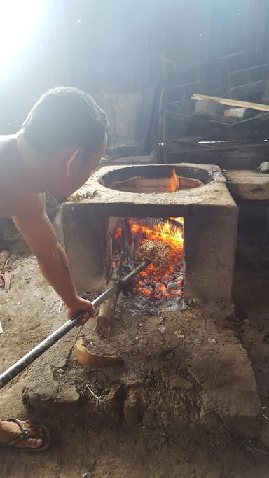 WARUNG MAKAN BABI GULING BISMA TAMBLANG