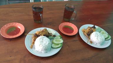 WARUNG NASI AYAM GORENG KAMPUNG ASLI EBO PUTRA