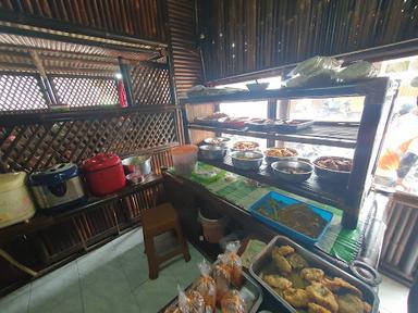 WARUNG NASI BAMBU