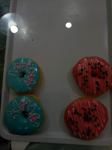 DONAT MADU CIHANJUANG