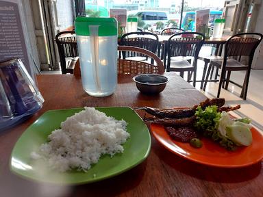 PECEL LELE & AYAM CABANG GANTING