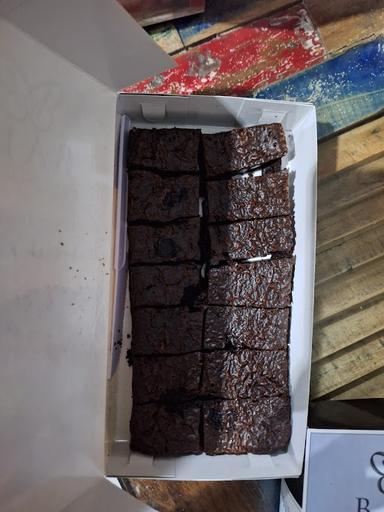 BALI BROWNIES BYPASS (OLEH OLEH KHAS BALI)