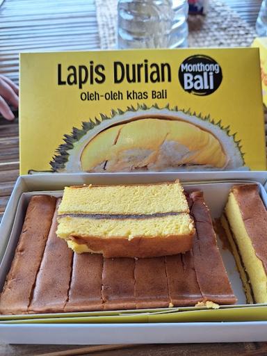 DURIAN LAPIS CAKE
