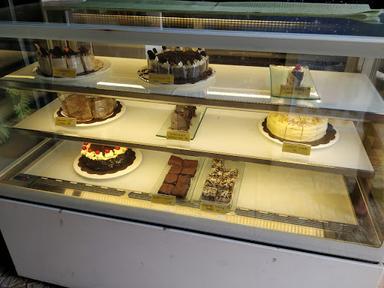 SWEET TOOTH BAKERY