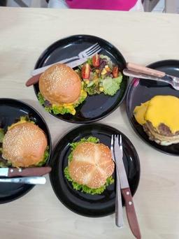 Photo's Cheers Burger Bali