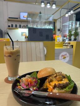 Photo's Cheers Burger Bali