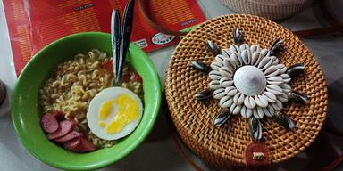 KEDAI INDOMIE JANDA NGAMUK