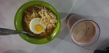 KEDAI INDOMIE JANDA NGAMUK