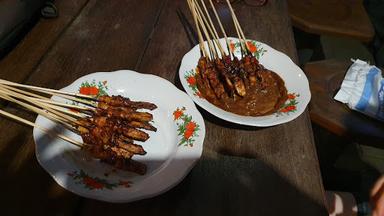 SATE AYAM MADURA BANG ARI