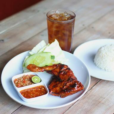 AYAM BAKAR BALI TULEN, MATARAM KUTA