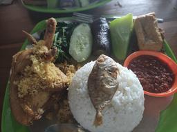 Photo's Ayam Tempong Ibu Sri Legendaris