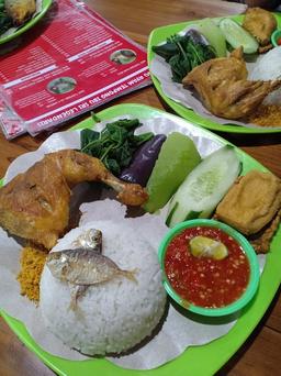 Photo's Ayam Tempong Ibu Sri Legendaris