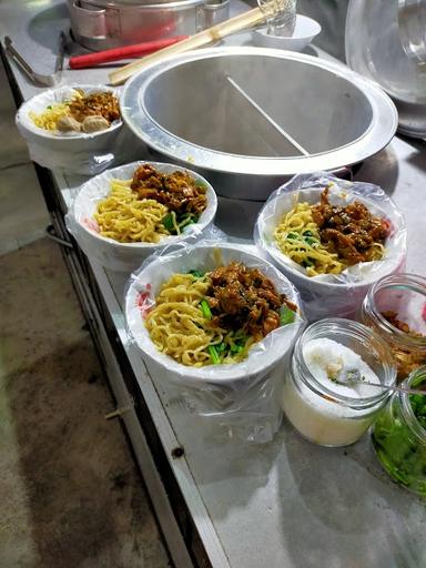 BAKSO SOLO SAPUTRO