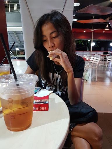 KFC KUTA GELAEL