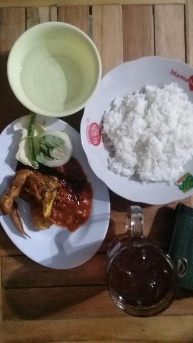 LALAPAN SAMBAL IJO