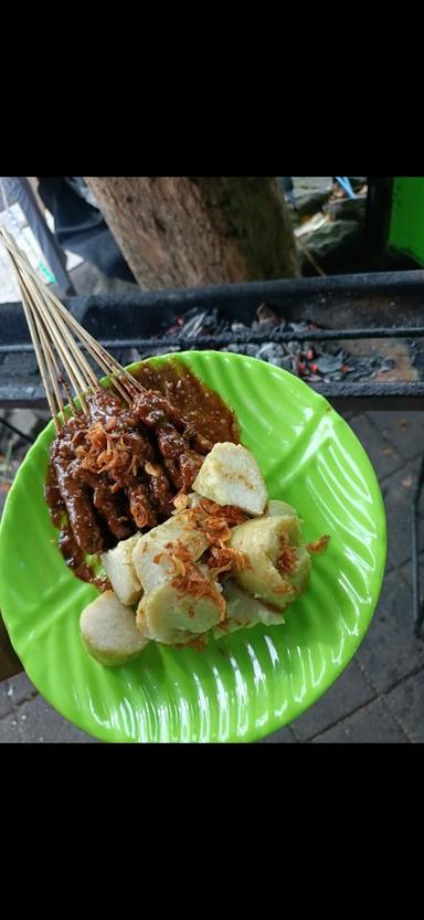 LESEHAN NASI PECEL KHAS JATIM