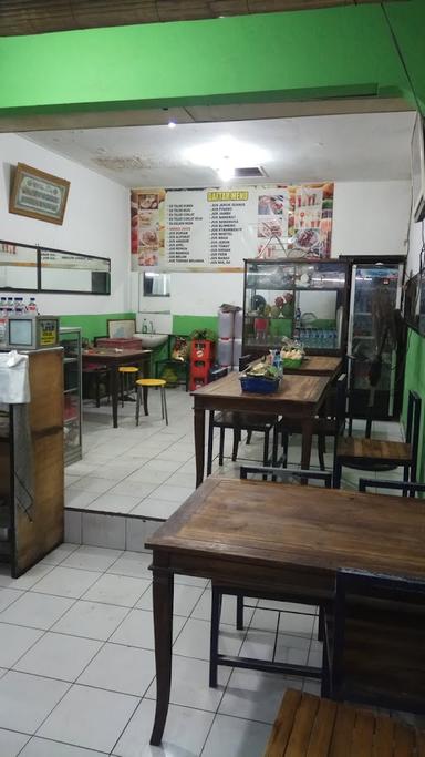 RUMAH MAKAN AMPERA KITA