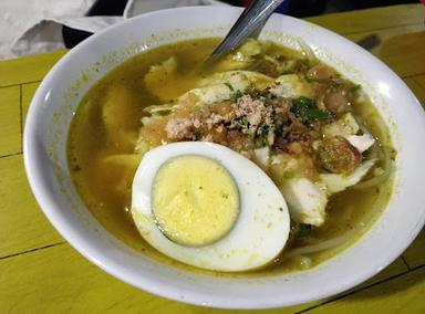 SOTO AYAM KAMPUNG DAN RAWON SURABAYA BAWAH POHON