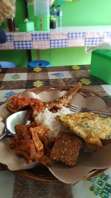 WARUNG MAKAN MUSLIM KHAS MANADO