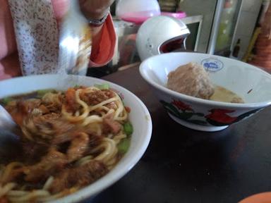 WARUNG MICHO BAKSO & MIE AYAM