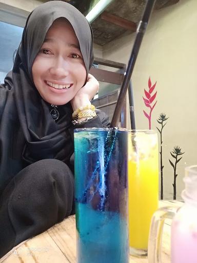 WARUNG NONI