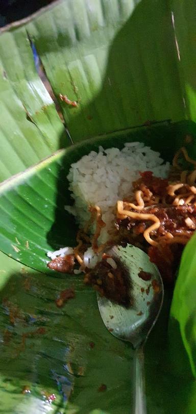 ANGKRINGAN NASI JINGGO PECATU / NASI JINGGO BALI