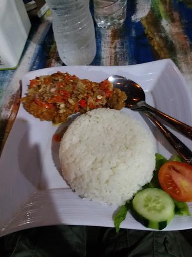 ANGKRINGAN SPESIAL AYAM PEDAS