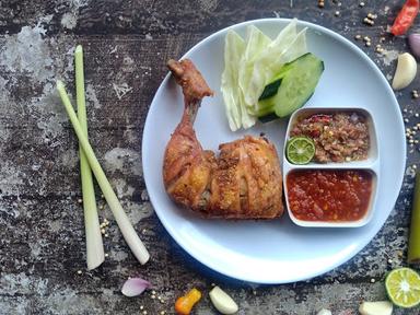 AYAM BAKAR BALI TULEN UNGASAN