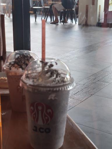 J.CO DONUTS & COFFEE - SIDEWALK JIMBARAN