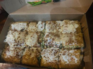 MARTABAK JEGEG BULAN