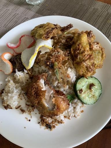 NASI UDUK BETAWI MAK TENTONG