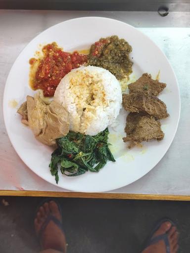 RUMAH MAKAN 3 SERANGKAI MASAKAN PADANG