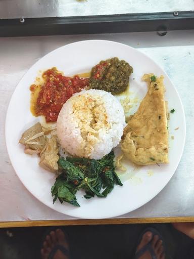 RUMAH MAKAN 3 SERANGKAI MASAKAN PADANG