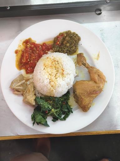 RUMAH MAKAN 3 SERANGKAI MASAKAN PADANG