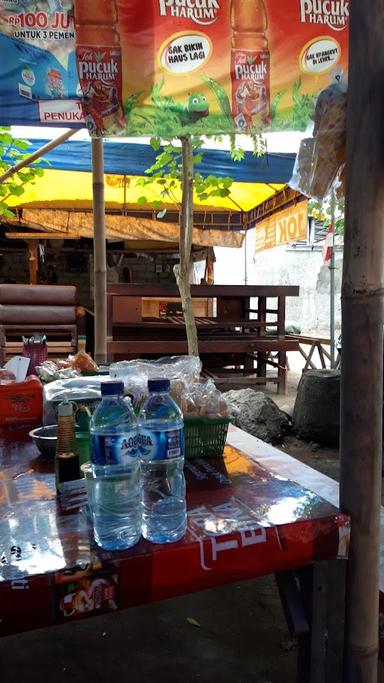 WARUNG TAHU TIPAT JEMBER.