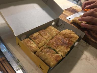 MAMA MARTABAK & TERANG BULAN